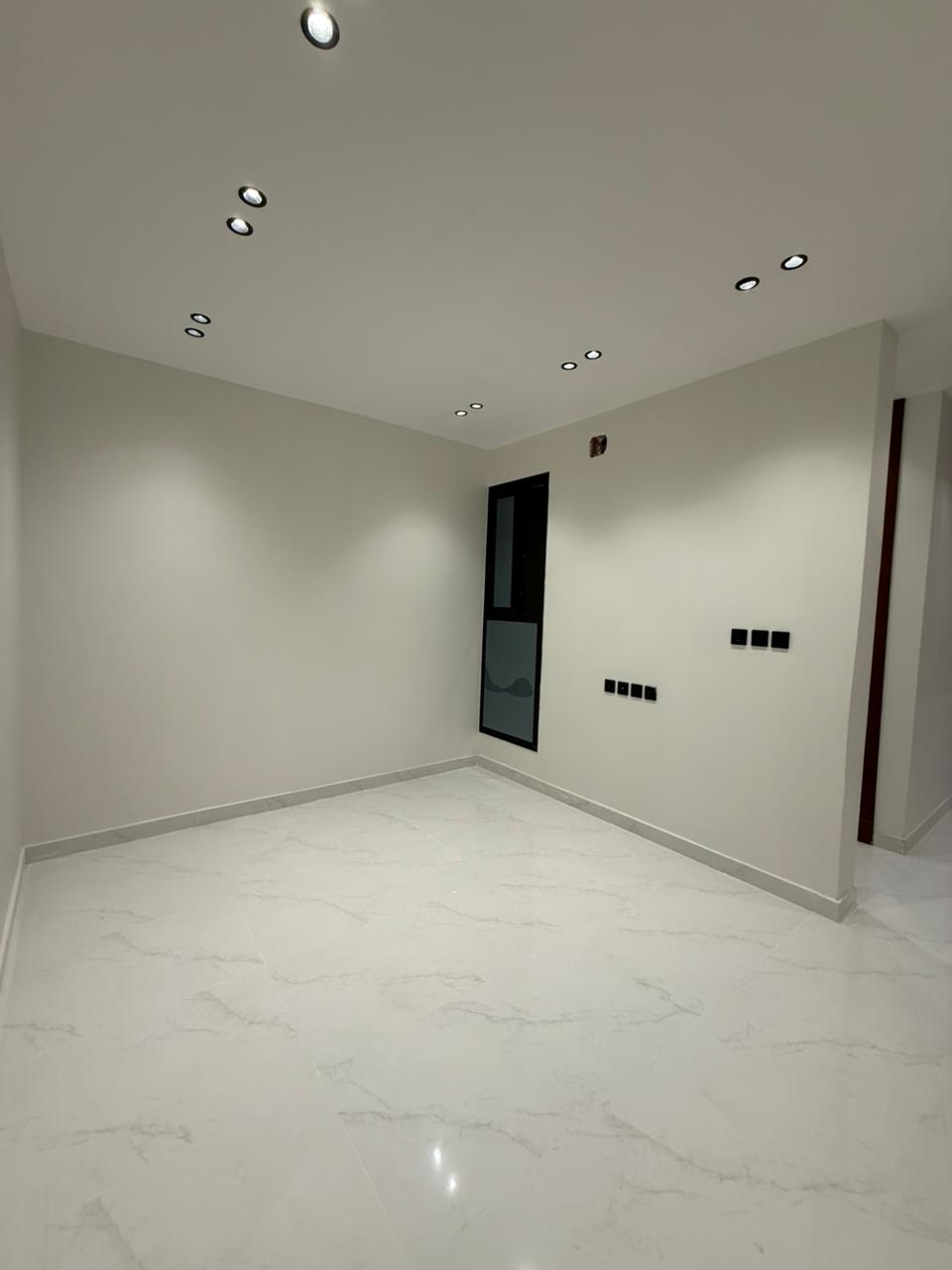 تاون هاوس أرضي بحي العزيزية  جنوب الرياض