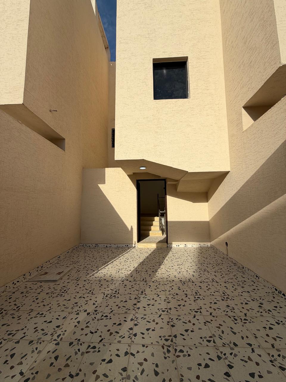 تاون هاوس علوي بحي البدر جنوب الرياض